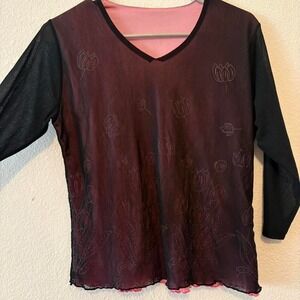 Vintage Y2K mesh 3/4 sleeved embroidered flower top size M
